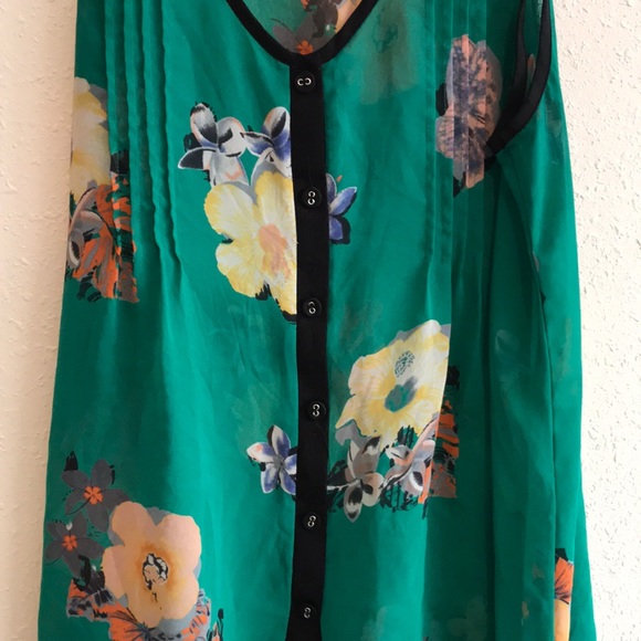 Button up tank - Picture 3 of 3